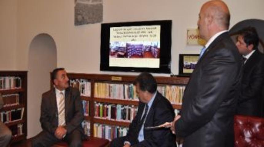 Erzurumlu Emrah Edebiyat M&uuml;ze K&uuml;t&uuml;phanesi'nin Tanıtım Gecesi Yapıldı