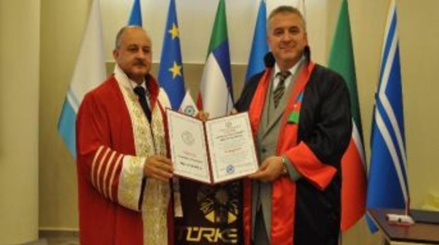 Nevşehirli İşadamı Dr. Halil Uluer&rsquo;e Devlet Onur Ve &Uuml;st&uuml;n Liyakat Nişanı