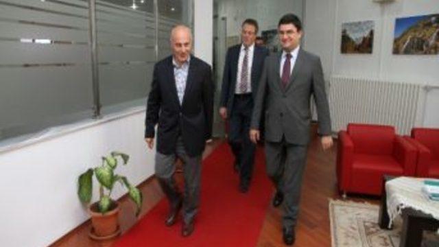 Türkiye'nin Batum Başkonsolosu Arıkan'dan Rte Üniversitesi'ne Ziyaret