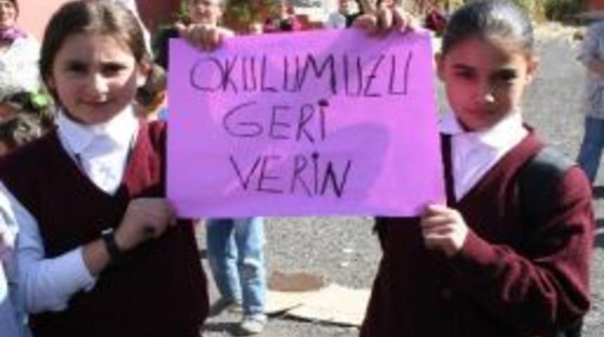 Kars&rsquo;ta İlk&ouml;ğretim &Ouml;ğrencilerinin Okul Eylemi