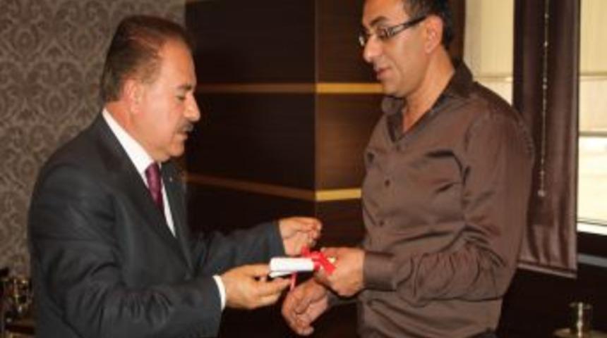 Elmadağ Hasanoğlan Sanayi B&ouml;lgesi'nde Hak Sahiplerine Tapuları Dağıtıldı