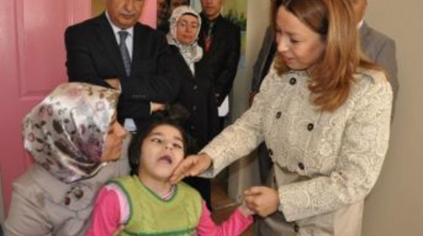&Ccedil;alık, Sevgi Yolu Rehabilitasyon Merkezi'ni Ziyaret Etti