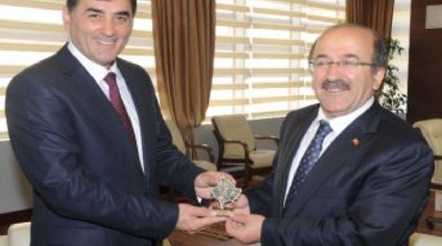 Kosova Kamu Y&ouml;netimi Bakanı Yağcılar&rsquo;dan Başkan G&uuml;mr&uuml;k&ccedil;&uuml;oğlu'na Ziyaret