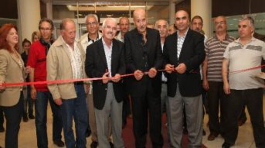 Atat&uuml;rk Portreleri B&uuml;y&uuml;ledi