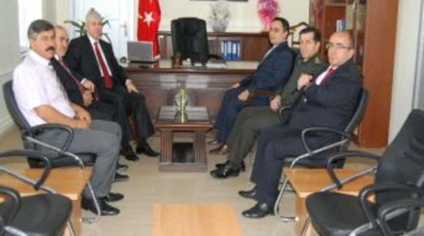 Vali Erden Eşme&rsquo;de İncelemelerde Bulundu