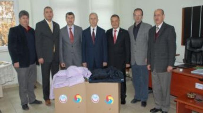 Orhangazi Tso&rsquo;dan Bin 14 &Ouml;ğrenciye Ayakkabı Yardımı