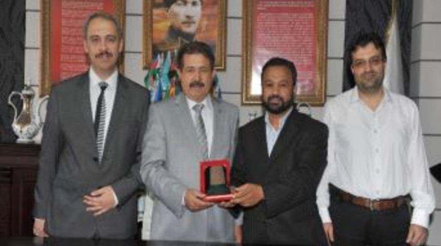 Mevlana Derneği&rsquo;nden Berberoğlu&rsquo;na &ldquo;asnırım&rdquo;