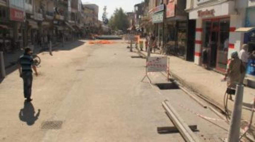 Akyazı &Ccedil;arşı İ&ccedil;i Betonu D&ouml;k&uuml;ld&uuml;