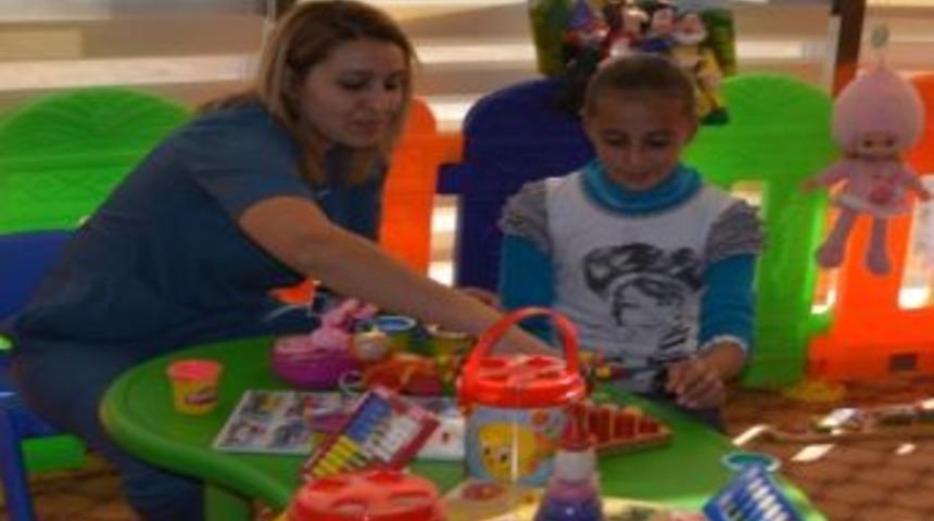 Van B&ouml;lge Eğitim Ve Araştırma Hastanesi&rsquo;ne &Ccedil;ocuk Parkı Kuruldu