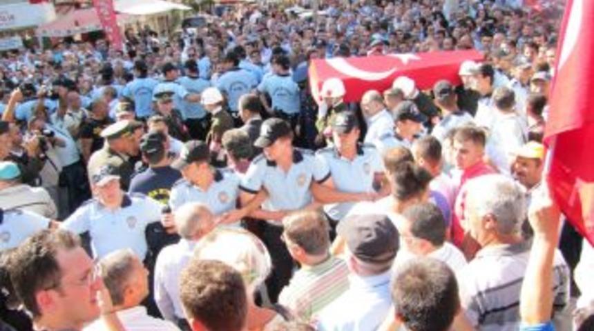 Şehit Fırat Yıldırım, Son Yolculuğuna Antalya Muratpaşa Camii&rsquo;nden Uğurlandı