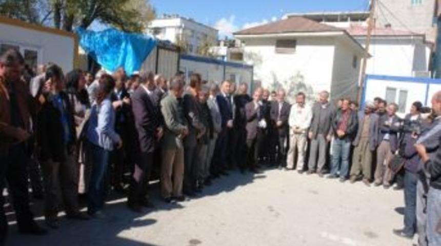 T&uuml;yad-der &lsquo;n&ouml;bet &Ccedil;adırı&rsquo; Kurdu