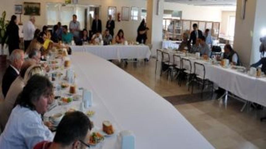 Akdemir, Gazetecileri Ağırladı