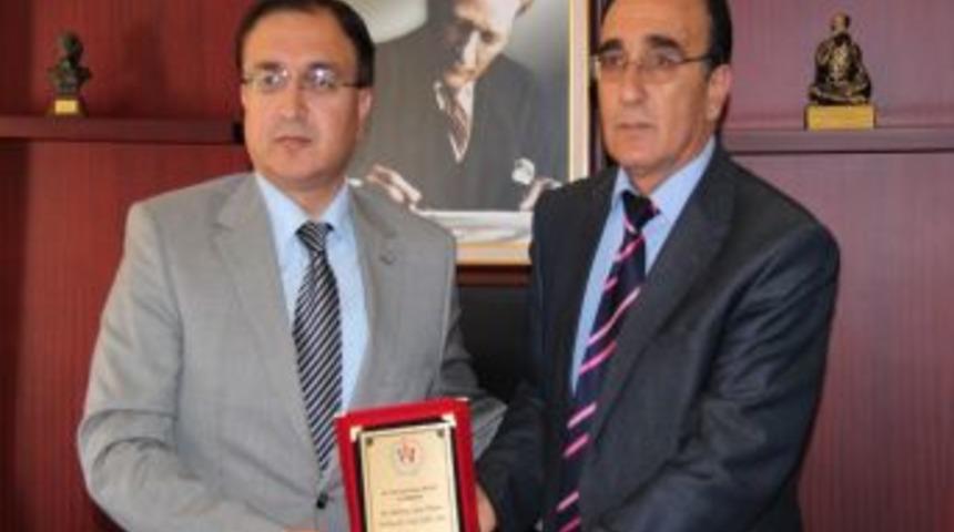 Polatlı&rsquo;da Şehir Stadyumuna Yardım Edenler &Ouml;d&uuml;llendirildi