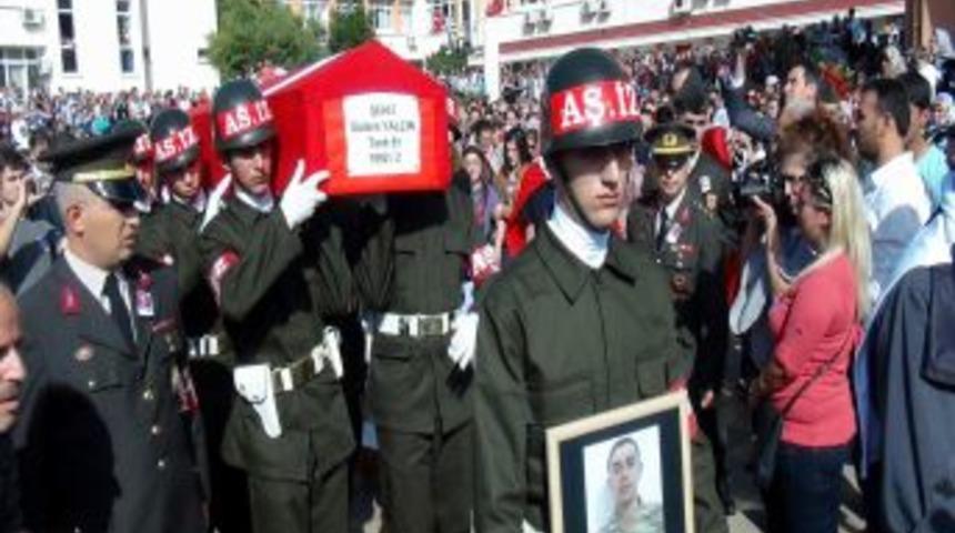 Sinoplu Şehit Er B&uuml;lent Yal&ccedil;ın'ın Cenazesinde Ter&ouml;re Lanet Yağdı