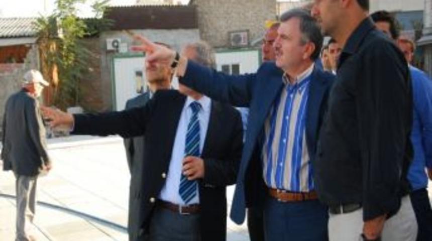 Mevlana T&uuml;rbesi Ve &Ccedil;evresinde &Ccedil;alışmalar S&uuml;r&uuml;yor