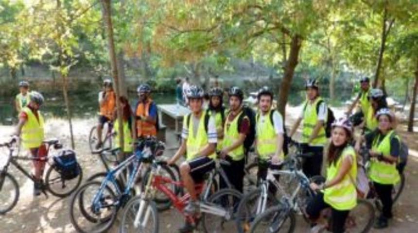 &Uuml;niversite &Ouml;ğrencileri Sağlık İ&ccedil;in Pedal Bastı