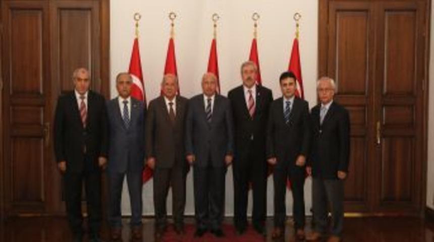 Ankara Amat&ouml;r Spor Kul&uuml;pleri Federasyonu'ndan Vali Y&uuml;ksel'e Ziyaret