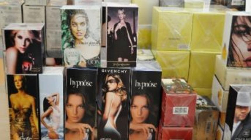 Alanya&rsquo;da Ka&ccedil;ak Parf&uuml;m Operasyonu