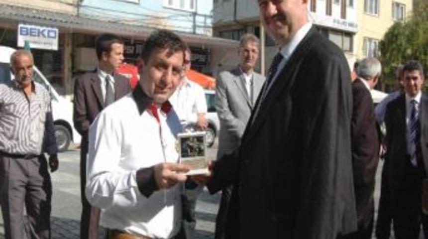 Kızılay&rsquo;dan Kan Bağış&ccedil;ılarına Plaket