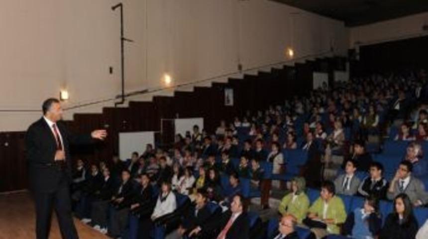 Vali &Ccedil;ift&ccedil;i, 'vizyoner &Ouml;ğrenciler'le Buluştu