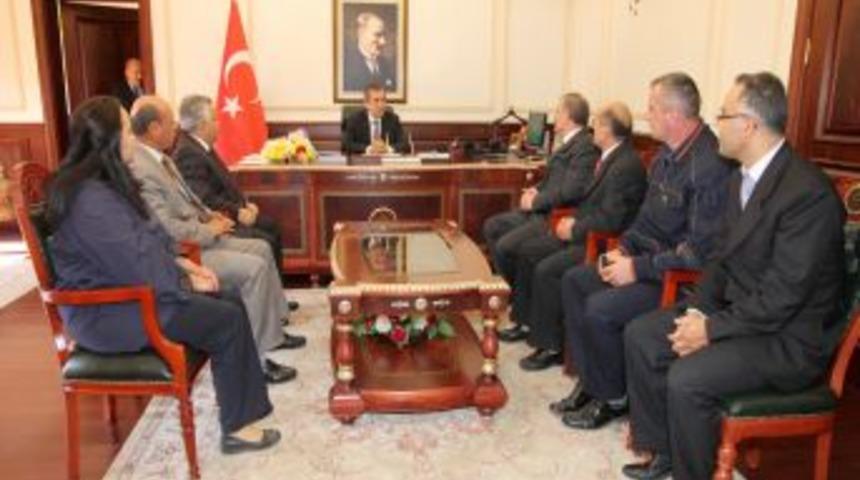 Vali Yazıcı: Kurumlar Insanların Ihtiya&ccedil;larını Karşıladığı S&uuml;rece &Ouml;nemlidir