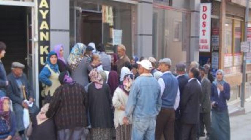 SYDV Merzifon Şubesi, Bayram &Ouml;ncesi Ihtiya&ccedil; Sahibi Vatandaşları Sevindirdi