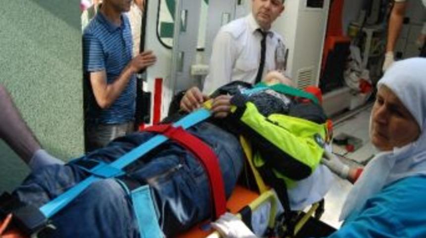 Bayrami&ccedil;&rsquo;te Kaza: 2 Yaralı