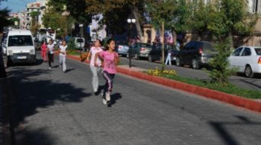 &Ouml;ğrenciler Kıyasıya Yarıştı