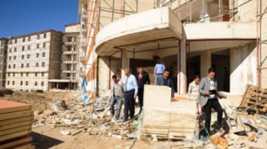 Vali Karaloğlu Yy&uuml;&rsquo;de İncelemelerde Bulundu