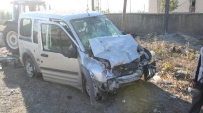 Muş&rsquo;ta Trafik Kazası: 21 Yaralı