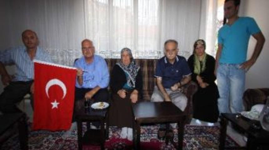 Bayraklı Belediye Başkanı Hasan Karabağ, Evlerin Misafir Oluyor; Kentsel D&ouml;n&uuml;ş&uuml;m&uuml; Anlatıyor