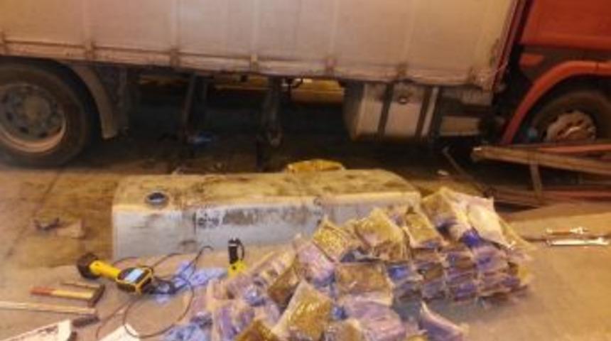 Edirne&rsquo;nin İki Sınır Kapısında 80 Kilo Eroin Ele Ge&ccedil;irildi