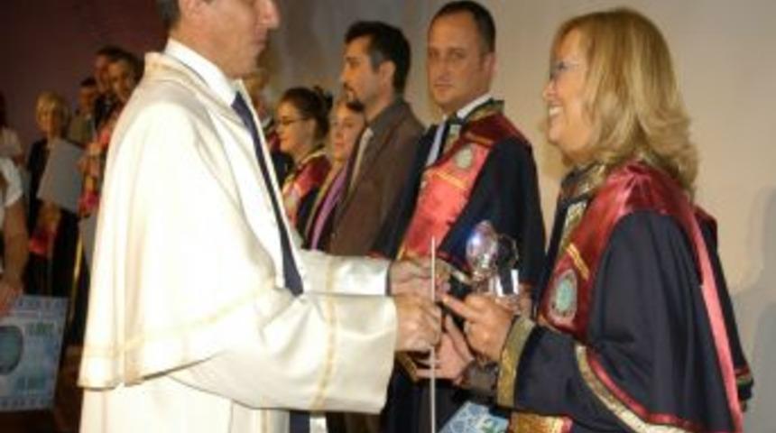 Uludağ &Uuml;niversitesi'nden 400 Kişiye Başarı Ve Hizmet &Ouml;d&uuml;l&uuml;