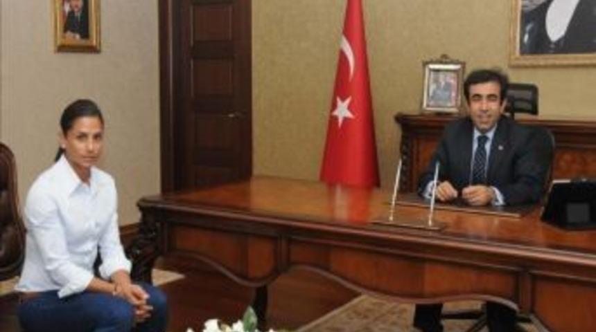 Avrupa Şampiyonu Yanıt&rsquo;tan G&uuml;zeloğlu&rsquo;na Ziyaret