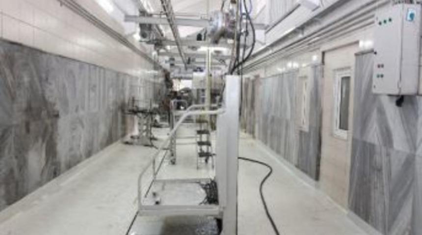 D&uuml;zce Belediyesi Et Kombinasında G&uuml;nde 100 Hayvan Kesilebilecek