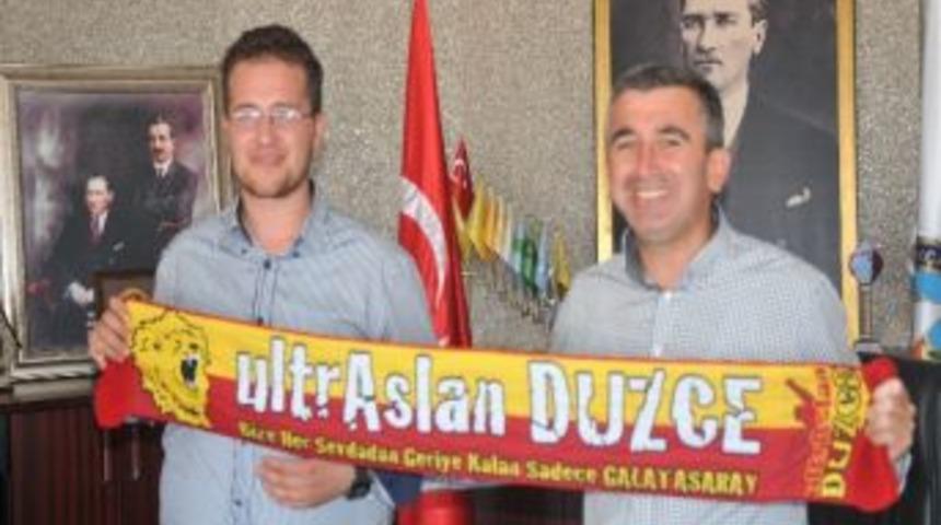 Başkan Albayrak'a Ultraaslan Kaşkolu Hediye Edildi