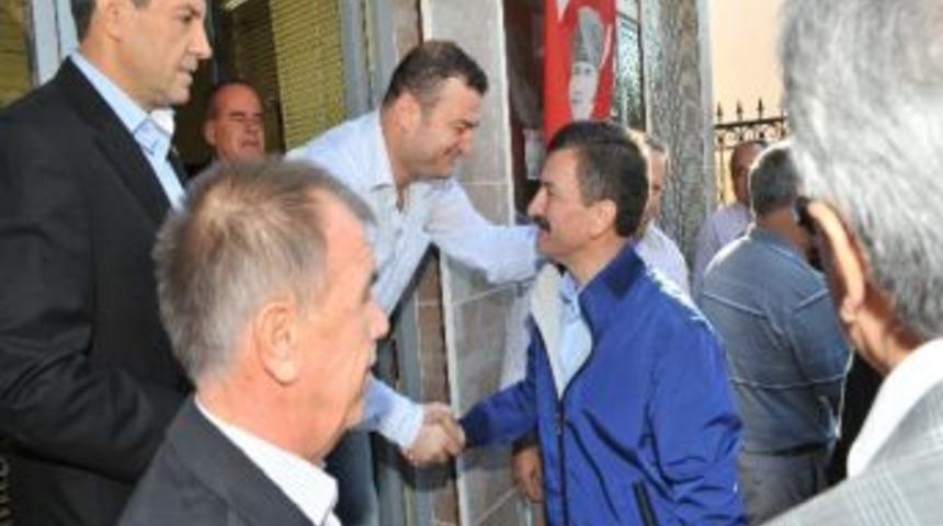 Buca Belediye Başkanı Projelerini Mahallelilere Anlatıyor