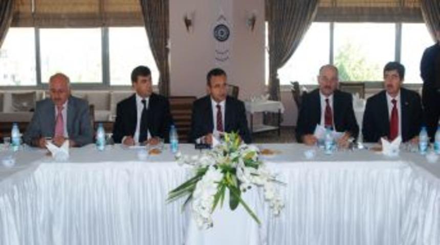 Denizli'de Işyerleri Gezilip Kalifiye Eleman Aranıyor