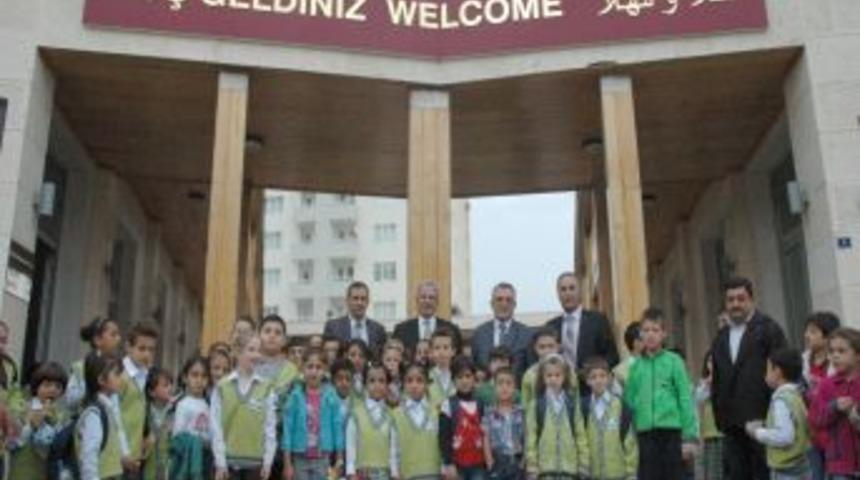 Suriyeliler, Bilgi Merkezi Sayesinde Sorunlarına &Ccedil;&ouml;z&uuml;m Buluyor