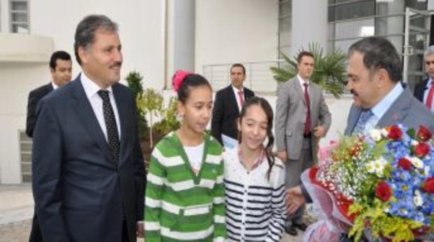 Bakan Eroğlu: Muhalefet 50 Yıl Geriden Geliyor