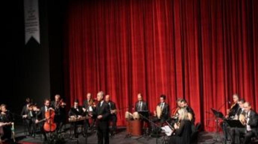 Samsun Devlet Korosu&rsquo;ndan &lsquo;G&ouml;n&uuml;lden Sesler&rsquo; Konseri