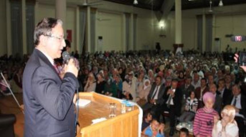 Karataş, &Ccedil;aycuma&rsquo;da Konferans Verdi