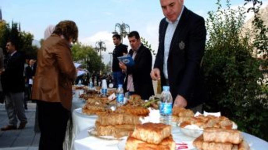 Çörek Yapıp Altın Kazandılar