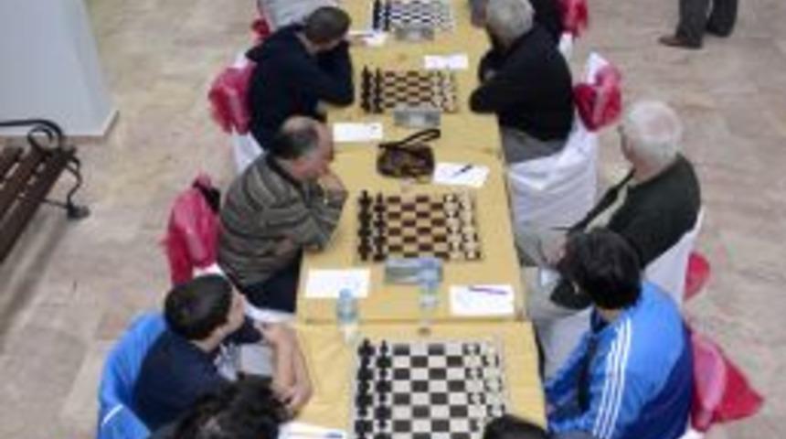 Cumhuriyet Kupası Satranç Turnuvası Başladı