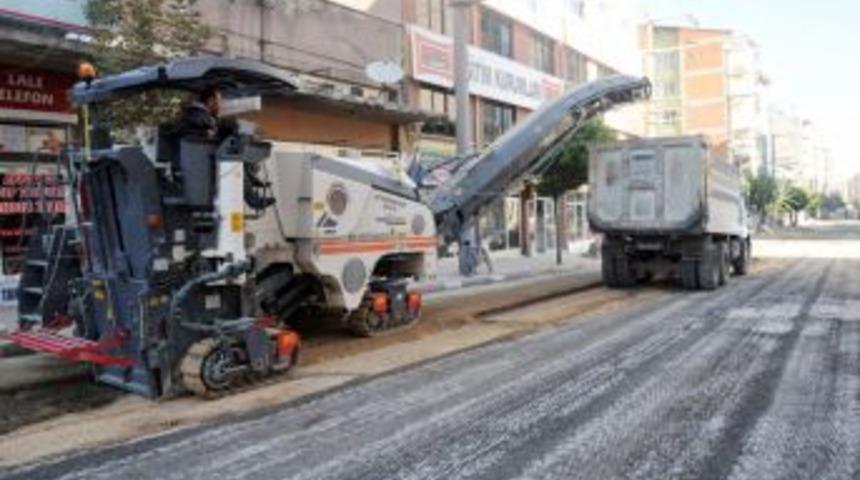 Gazlıg&ouml;l Caddesi'nde asfaltlama başladı