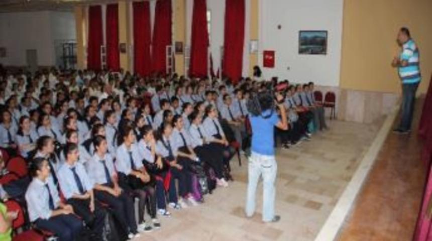 Karag&ouml;z Hacivat Marmaris'te Sahnelendi