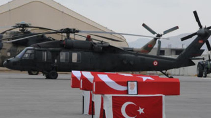 Şehitlere h&uuml;z&uuml;nl&uuml; veda