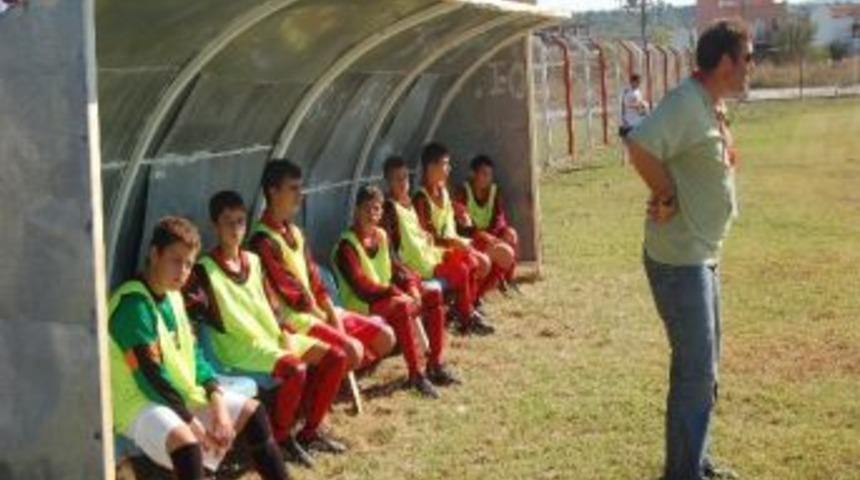 Geliboluspor Liderliğini S&uuml;rd&uuml;rd&uuml;