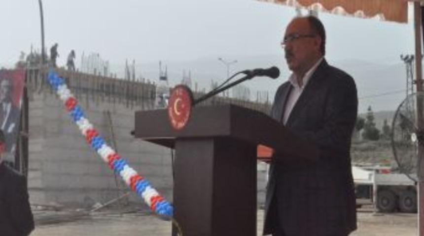 Van Depremi Tecr&uuml;be Oldu, Devlet 100 Bin &Ccedil;adır Stokluyor