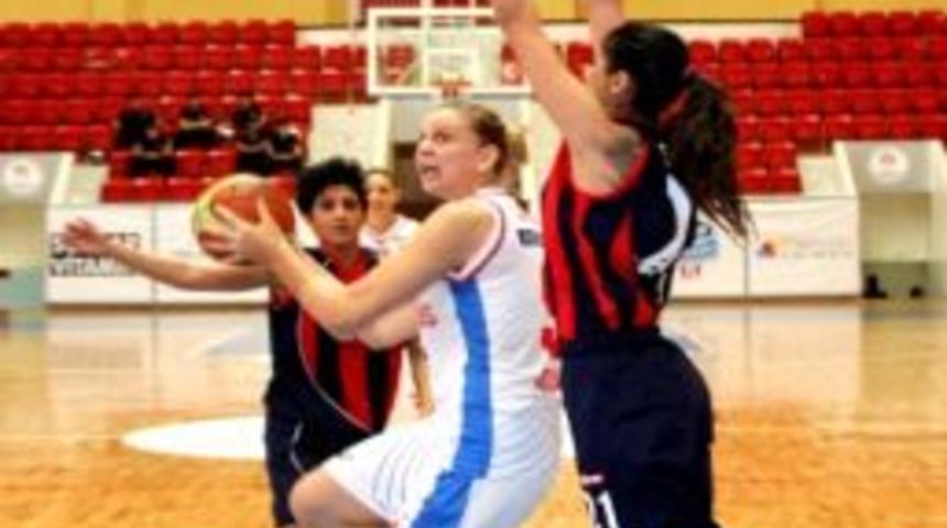 Adana Botaş Spor, Evinde Ağırladığı Ted Ankara Kolejlileri 77-72 Yendi